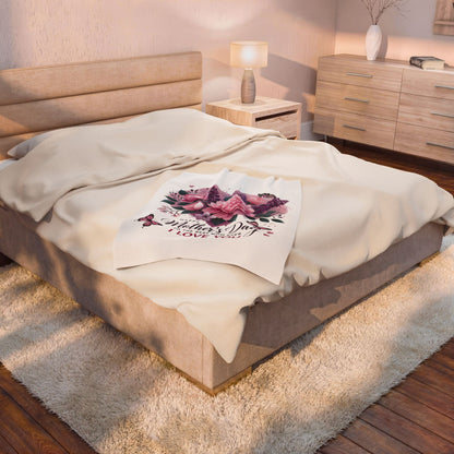 Mother's Day Velveteen Plush Blanket – "Happy Mother's Day to the Best Mom Ever I Love You" Floral Heart Design